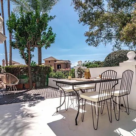 Fully Renovated Modern 2 Bedroom In Aloha Pueblo *
