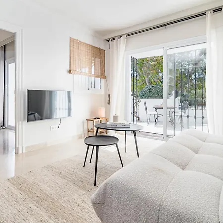 Fully Renovated Modern 2 Bedroom In Aloha Pueblo Lägenhet Marbella