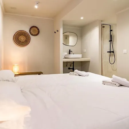 Fully Renovated Modern 2 Bedroom In Aloha Pueblo Lägenhet *