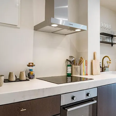 Fully Renovated Modern 2 Bedroom In Aloha Pueblo Apartment *