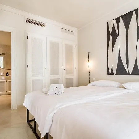 Apartment Fully Renovated Modern 2 Bedroom In Aloha Pueblo Marbella