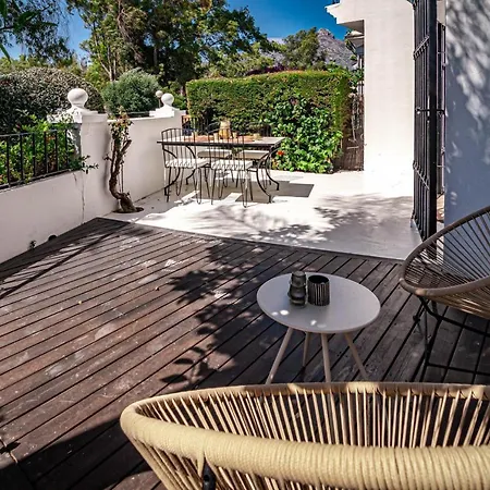 Fully Renovated Modern 2 Bedroom In Aloha Pueblo Apartment