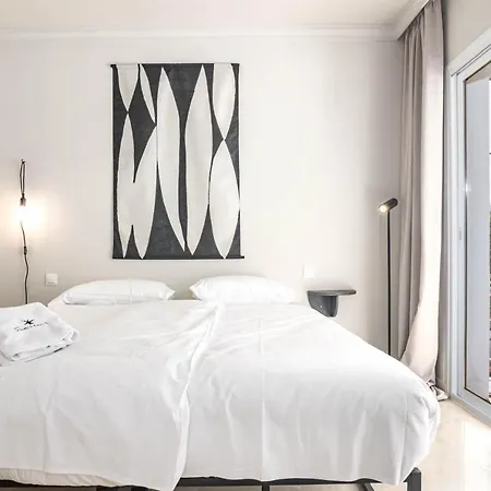 Apartment Fully Renovated Modern 2 Bedroom In Aloha Pueblo