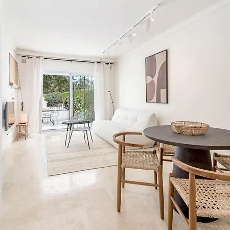 Apartment Fully Renovated Modern 2 Bedroom In Aloha Pueblo Marbella