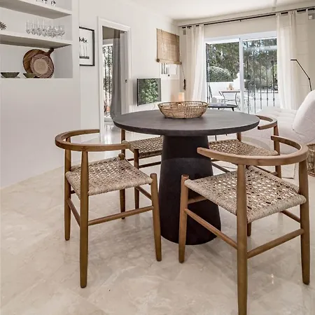 Fully Renovated Modern 2 Bedroom In Aloha Pueblo Marbella